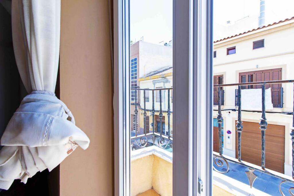 Acogedor Duplex Con Terraza Interior En La Playa Lägenhet Valencia Exteriör bild