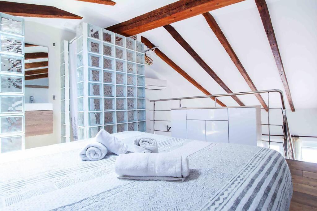 Acogedor Duplex Con Terraza Interior En La Playa Lägenhet Valencia Exteriör bild